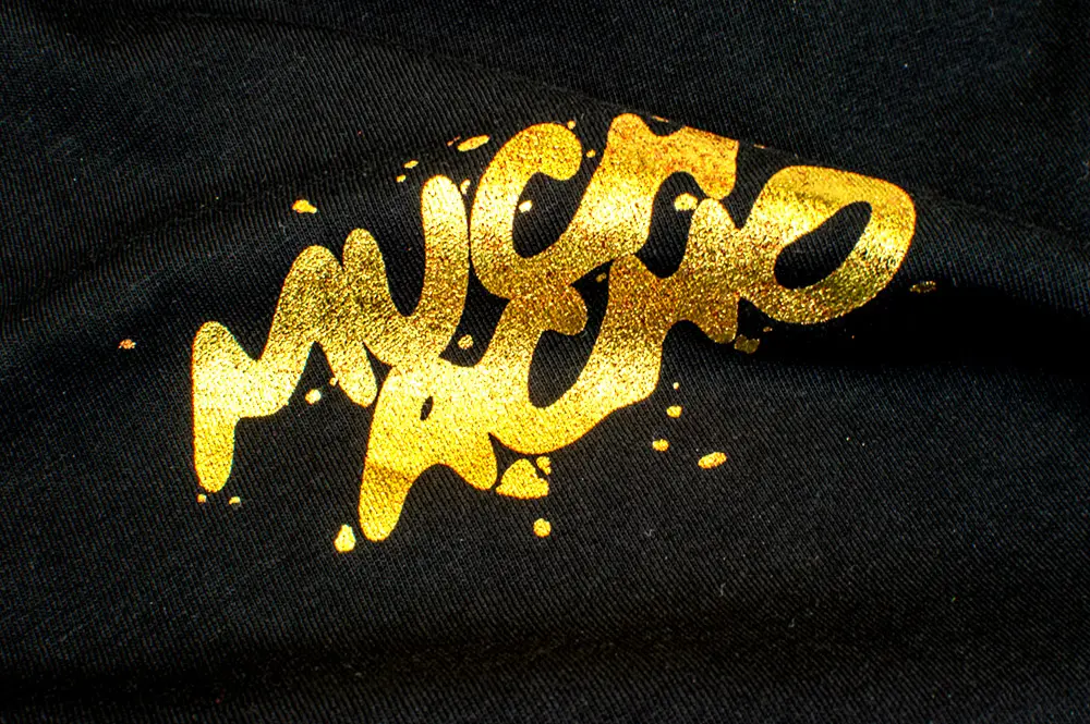 detalle transfer 5 - metalizado oro.webp